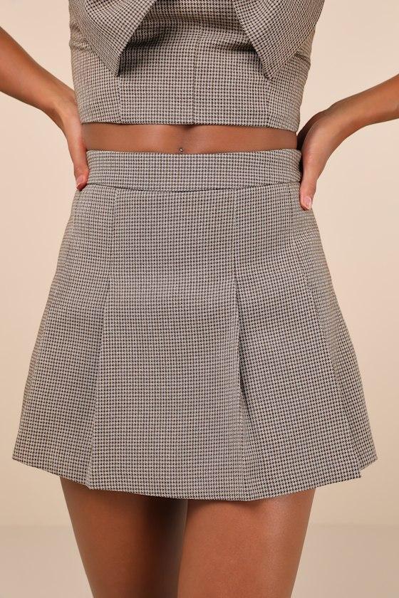 Flirtatious Darling Brown Houndstooth Tweed Box Pleated Skort Product Image