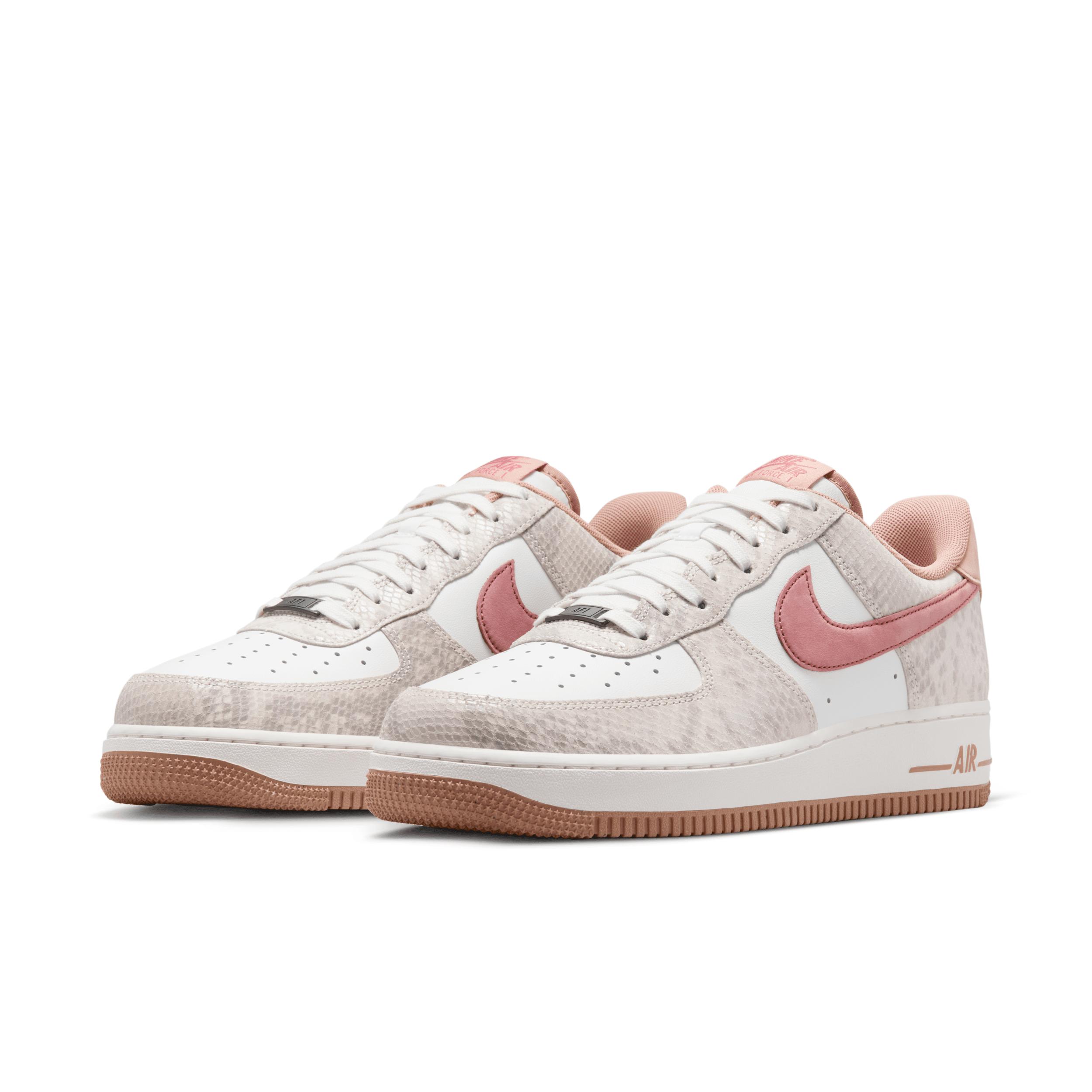 Nike Men's Air Force 1 '07 LV8 Shoes Product Image