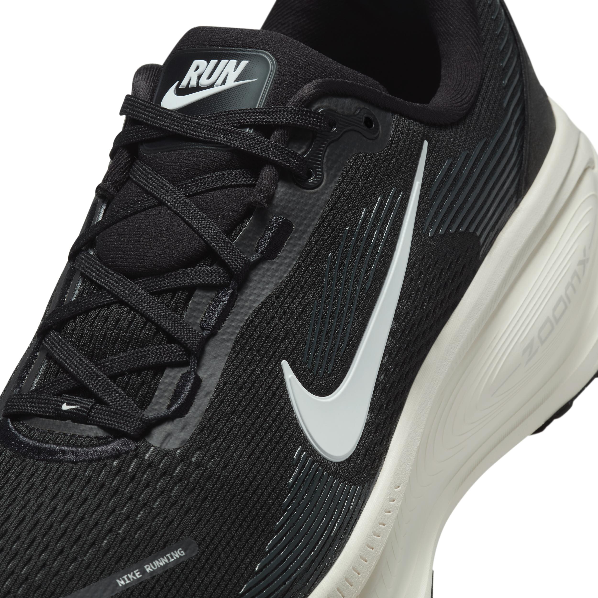 Nike Men's Vomero 18 Road Running Shoes (Extra Wide) Product Image