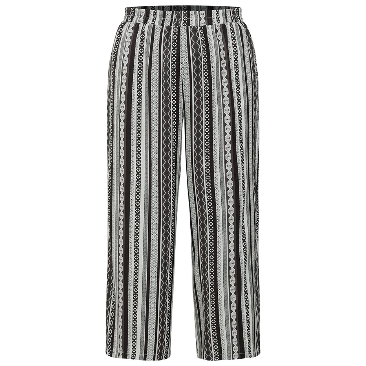 Plus Size Bandana Print Elastic Waist Pocket Pants Women Black Resort Wide Leg High Rise Vacation Pants BloomChic 30/6X Product Image