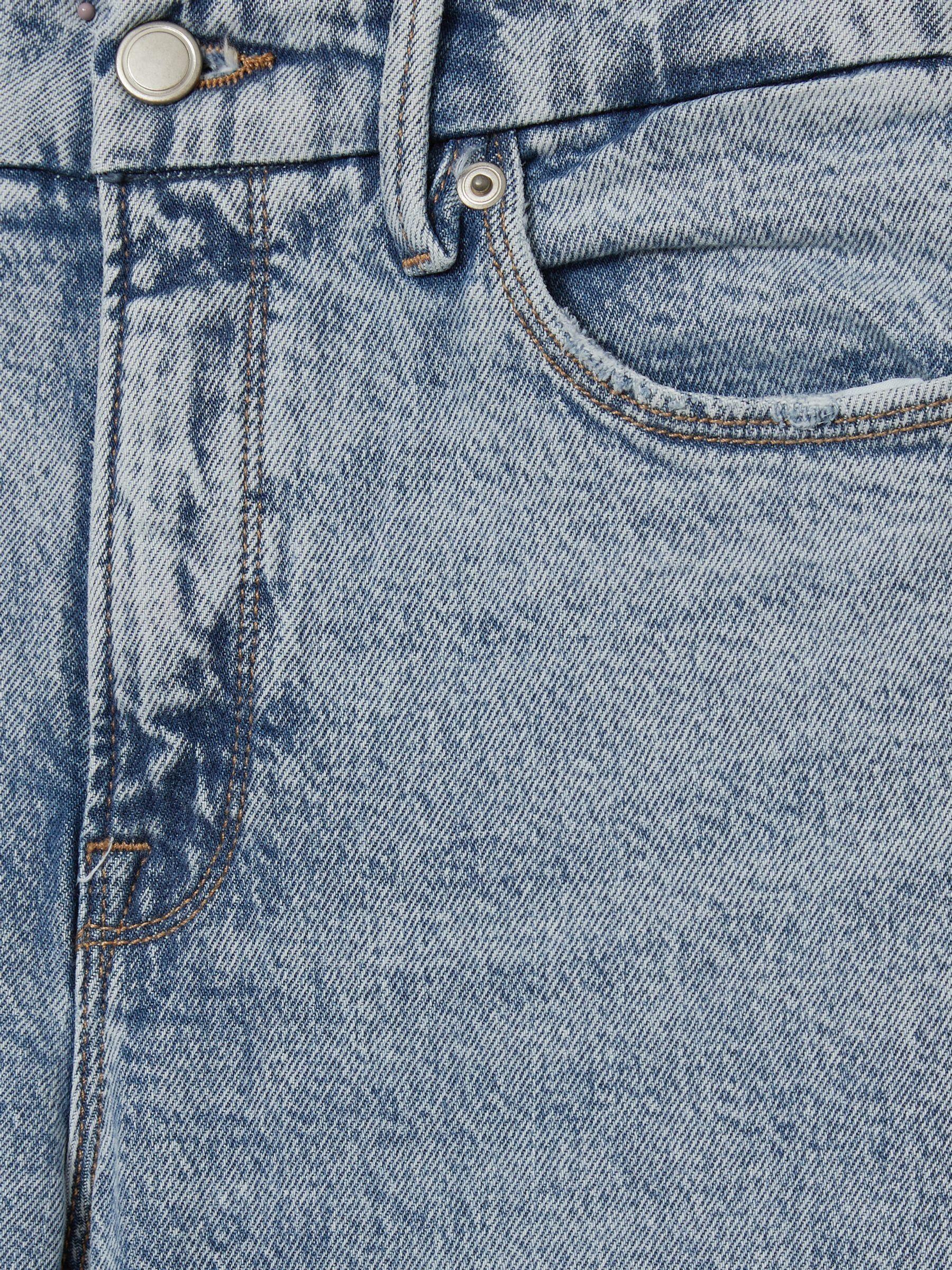 Cropped Denim Jeans in Mid Blue Product Image