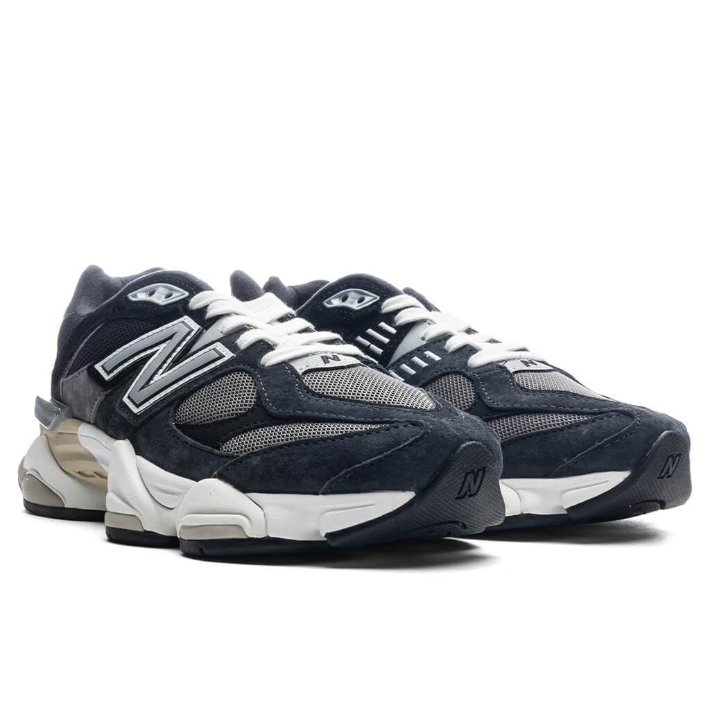 9060 - Black/ Phantom/Magnet/Silver Metallic Male Product Image