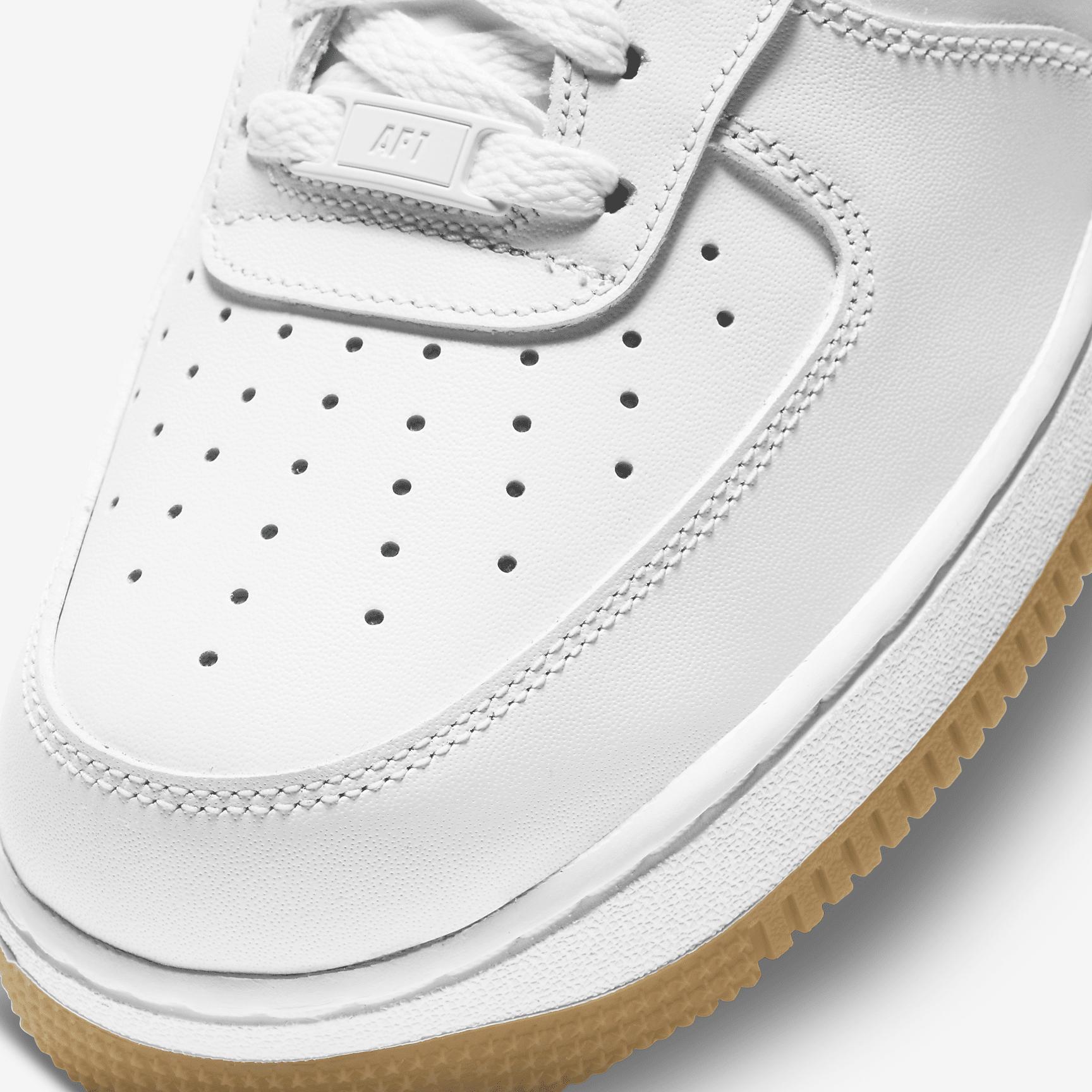 Mens Nike Air Force 1 07 Casual Shoes Product Image