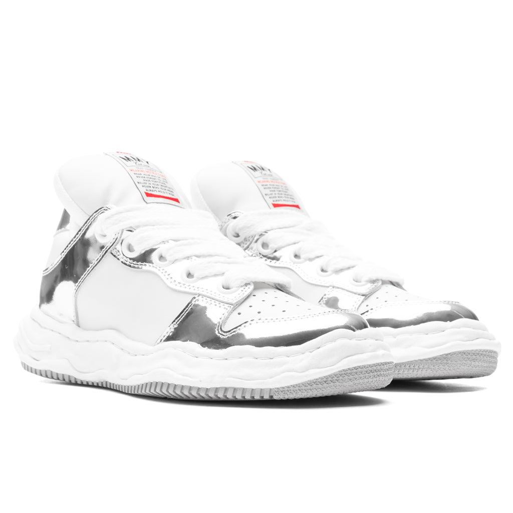 Wayne Low Top Sneakers - Silver/White Male Product Image