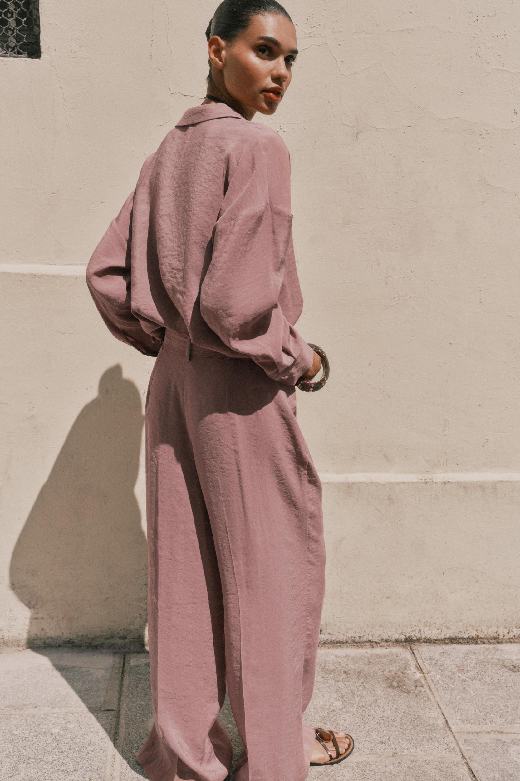 FLOWY WIDE LEG BELTED PANTS Product Image