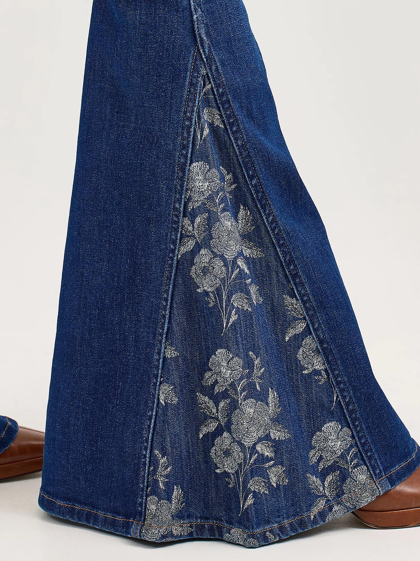 Women's Wrangler Retro® Bailey High Rise Pieced Trumpet Flare Jean in Melody Product Image