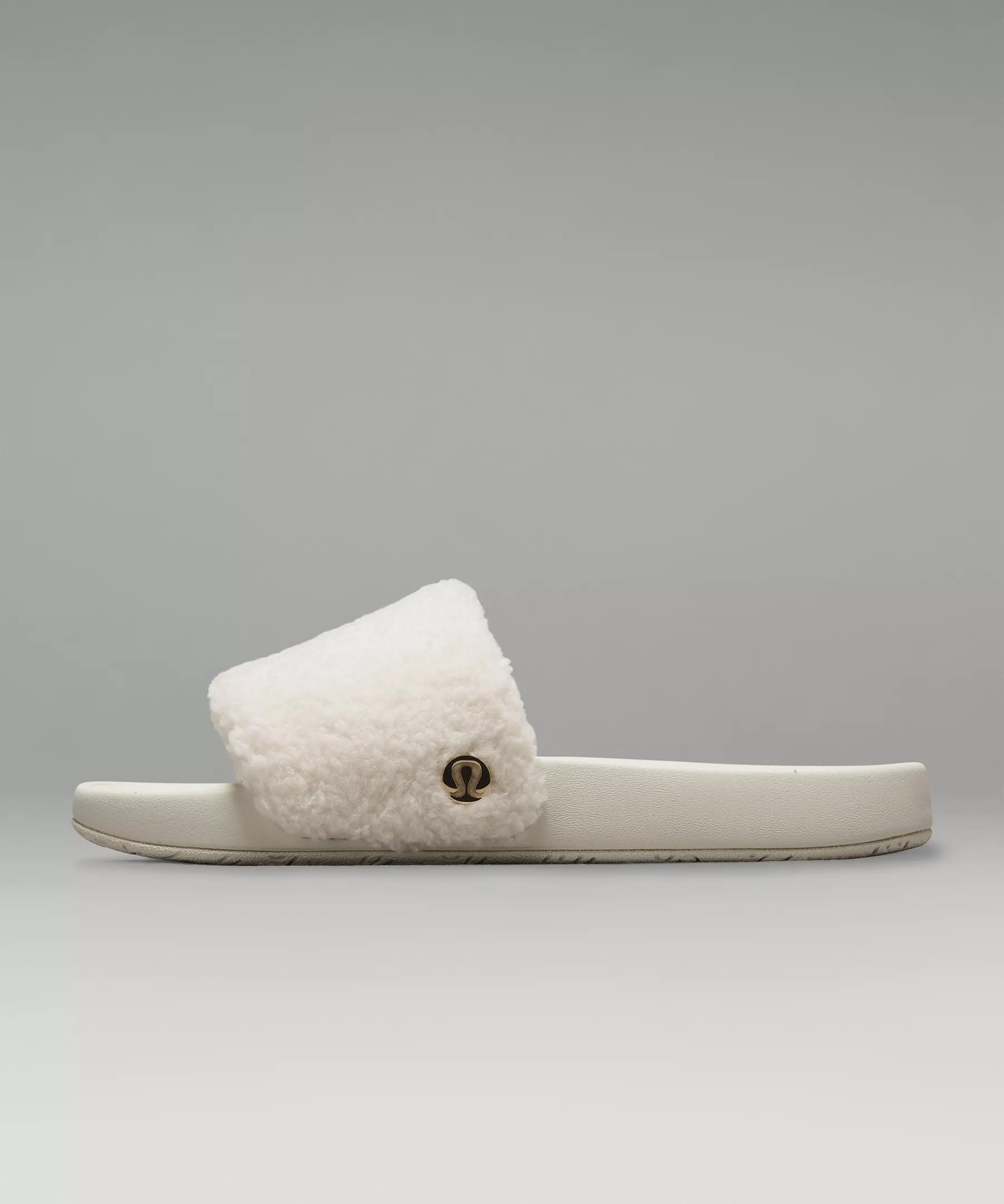 Women's Fleece Restfeel Slide Product Image