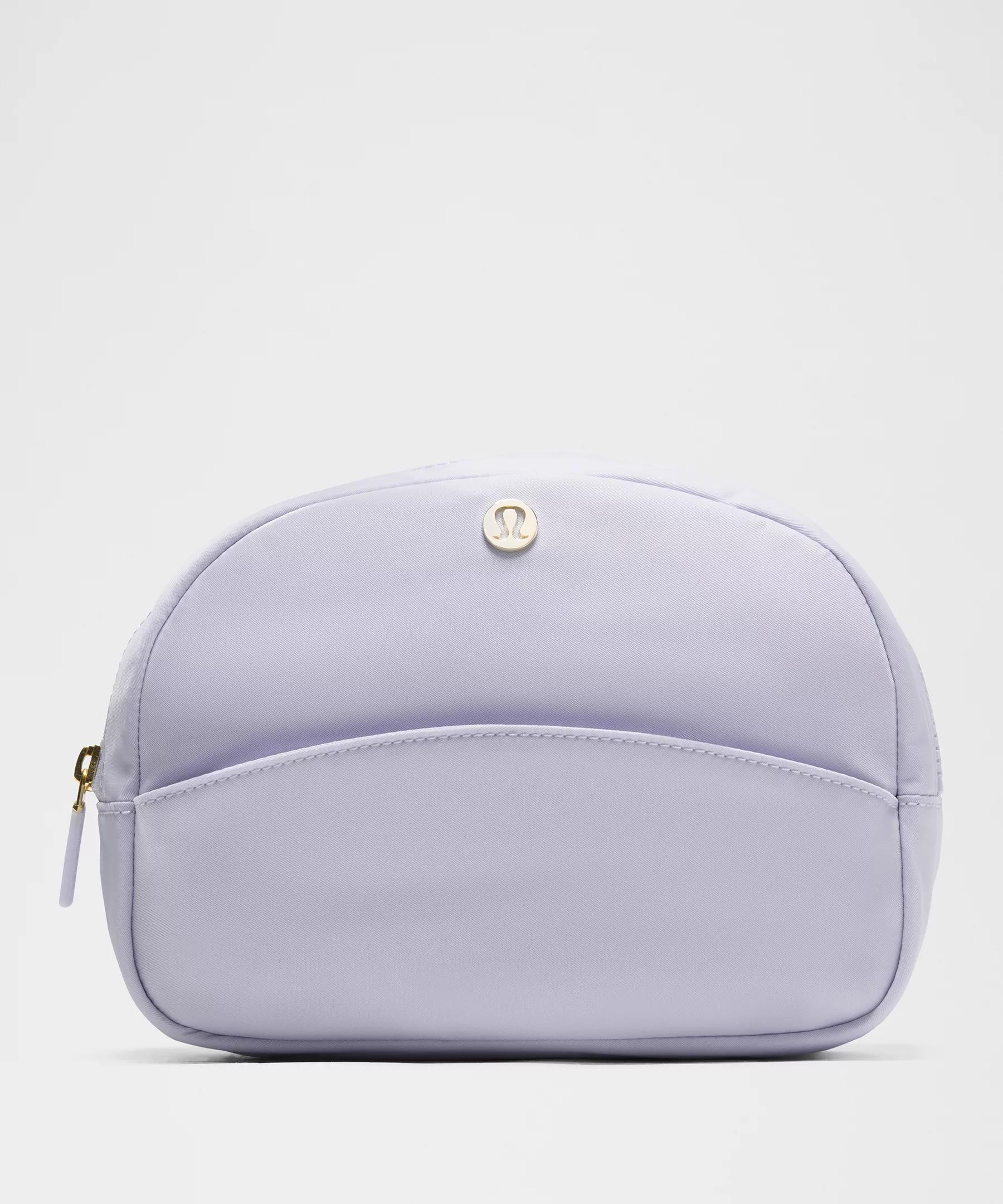 City Essentials Pouch 4L Product Image