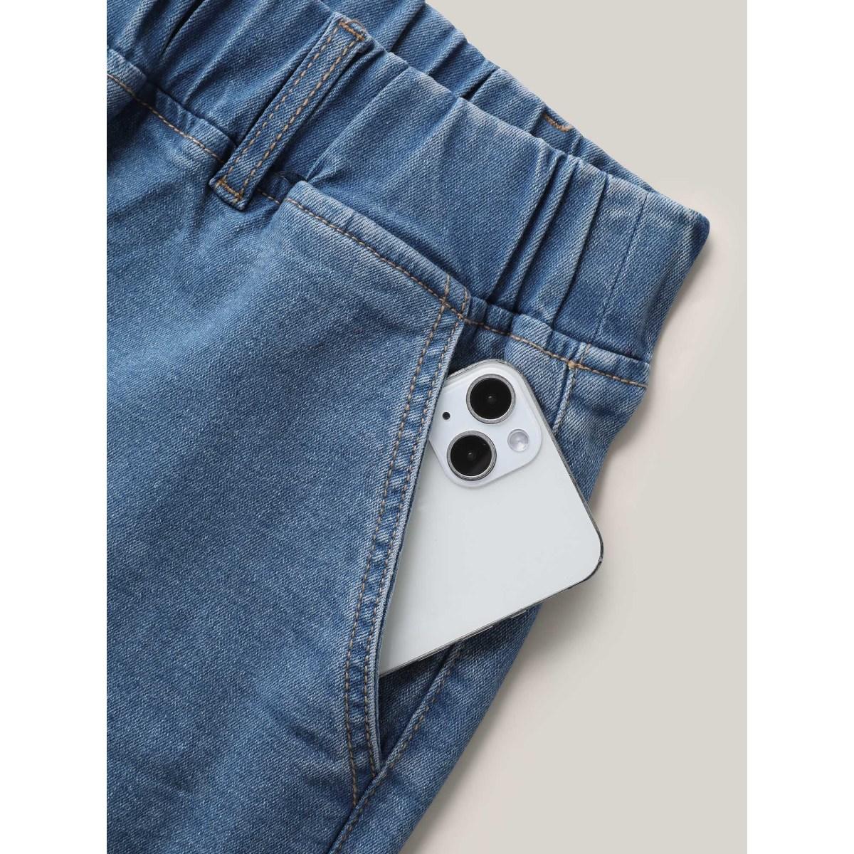 Plus Size Classic Cut Pull-On Denim Shorts Women Denimblue Low stretch Casual Slanted pocket Leisure Denim Shorts BloomChic 30/6X Product Image