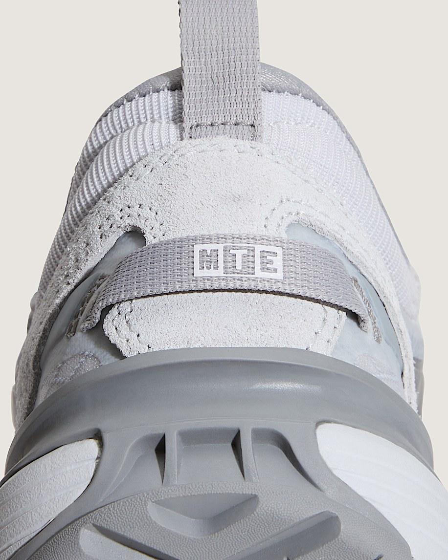 Crosspath XC Shoe in Light Grey| Vans US Product Image