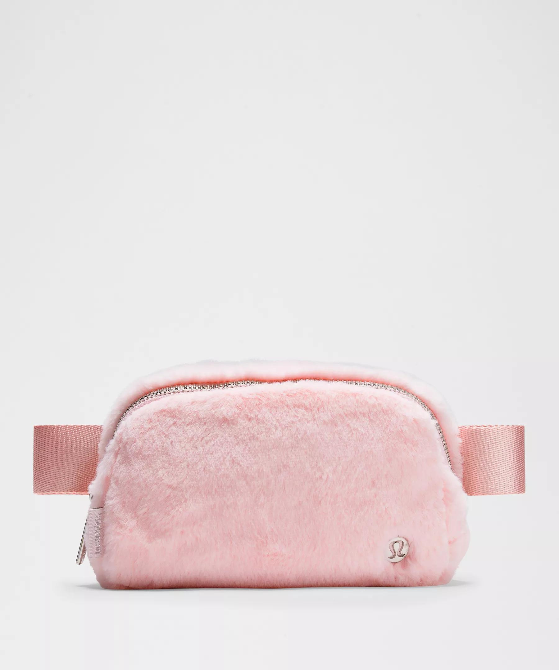 Everywhere Belt Bag *Plush Fleece Product Image