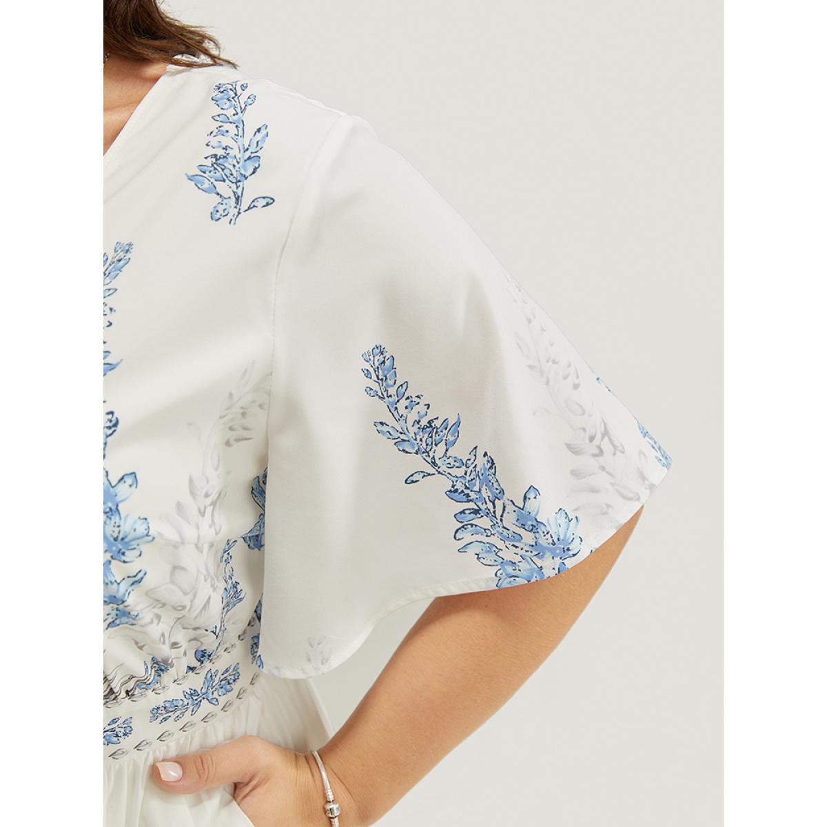 Plus Size Bandana Print Pocket Ruffle Knee Dress LightBlue Women Elegant Pocket V-neck Short sleeve Curvy Knee Dress BloomChic 26/4X Product Image