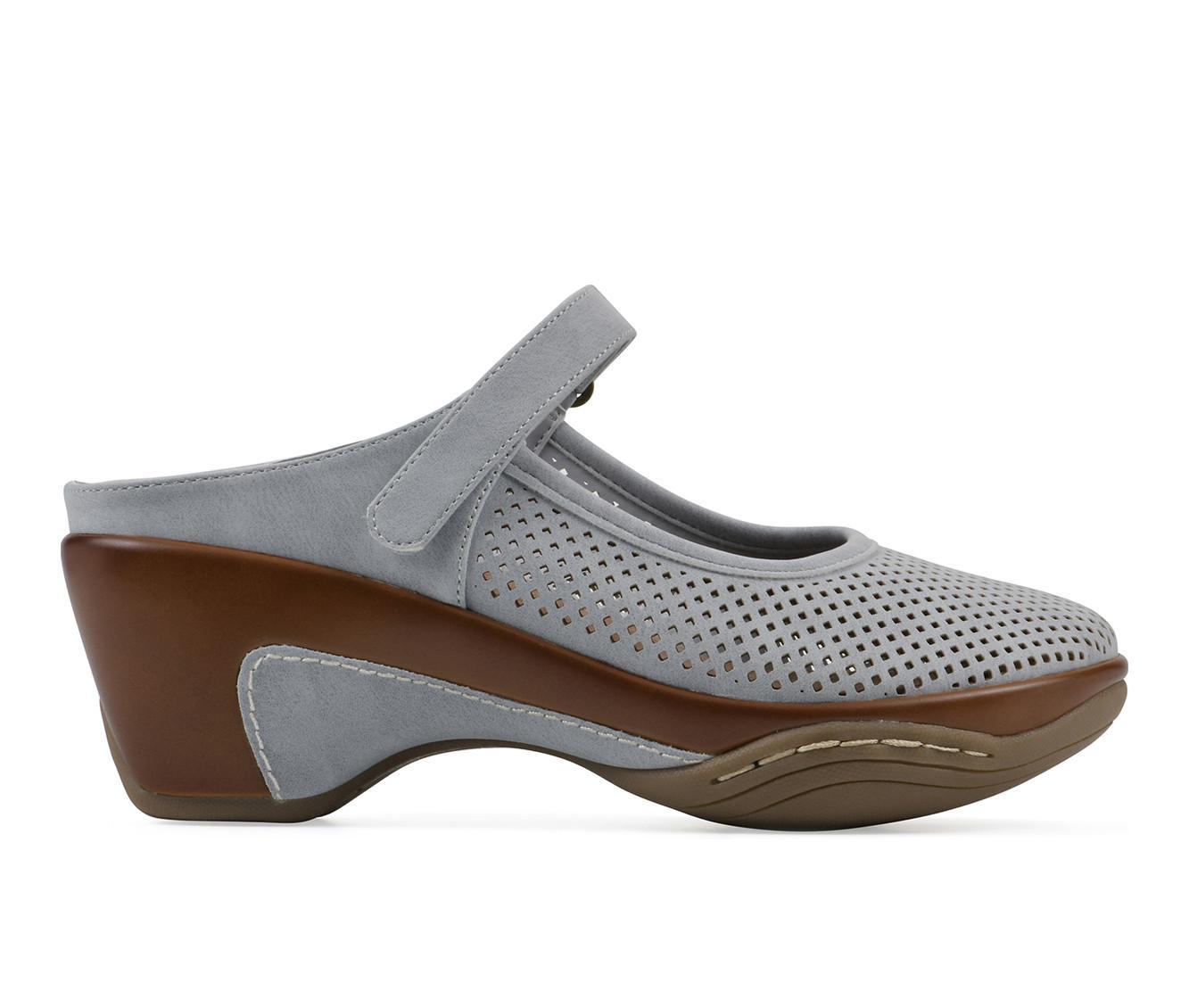 Women's White Mountain Vinto2 Clogs Product Image