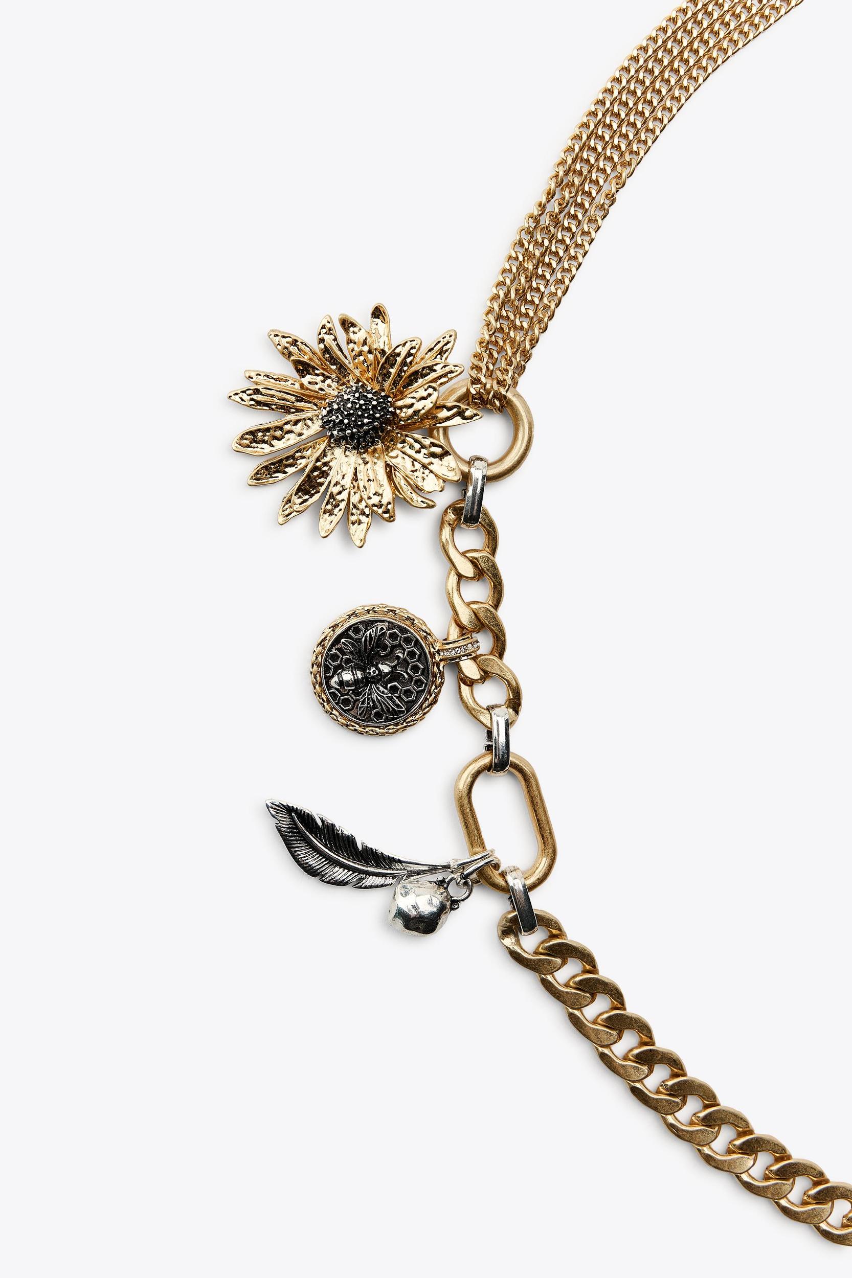 CHARM METAL BELT Product Image