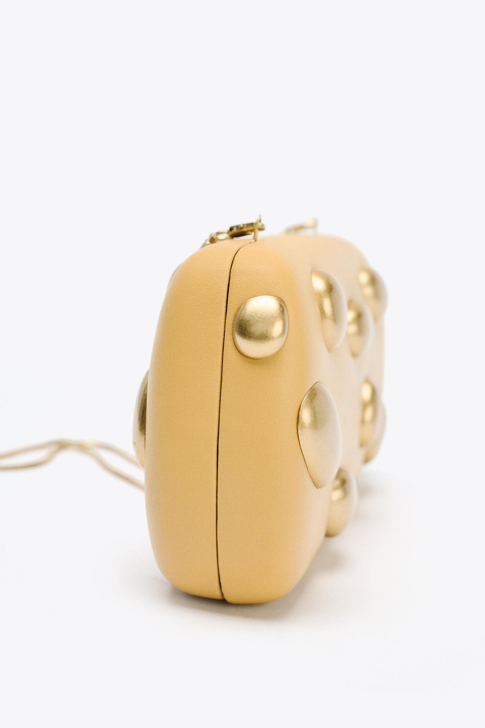 METAL APPLIQUÉ CLUTCH Product Image