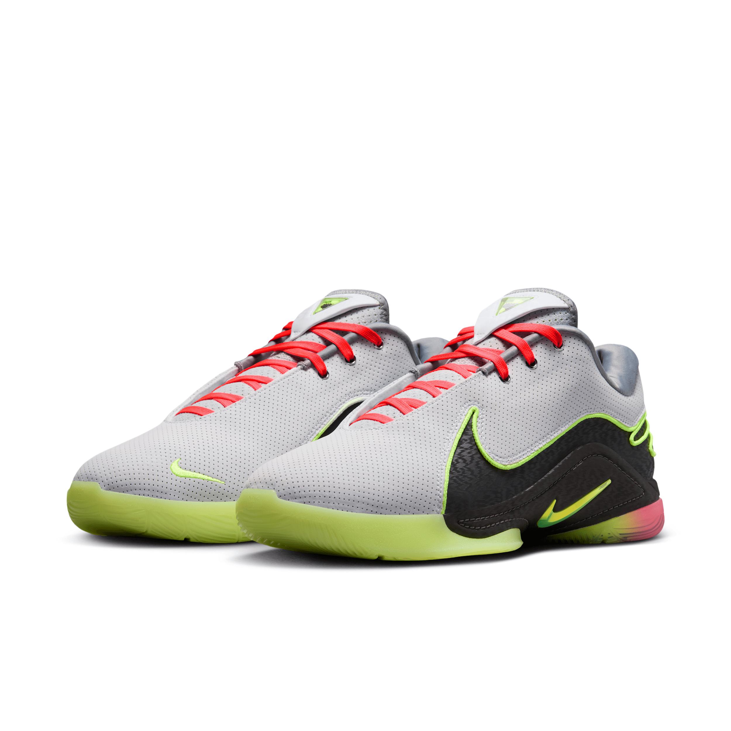 Nike Men's LeBron XXII Basketball Shoes Product Image