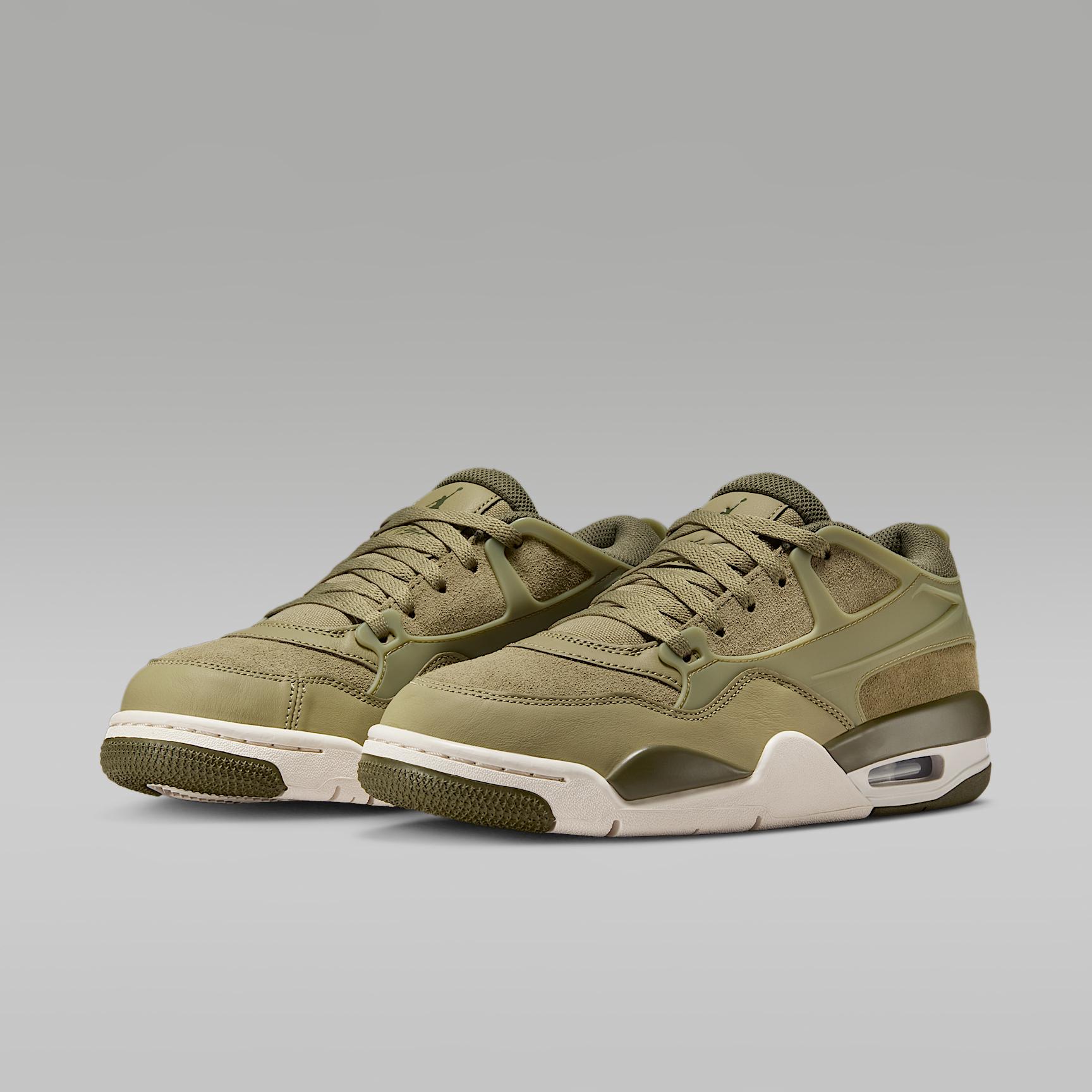 Womens Air Jordan 4 RM Shoes | IB7694-201 Product Image
