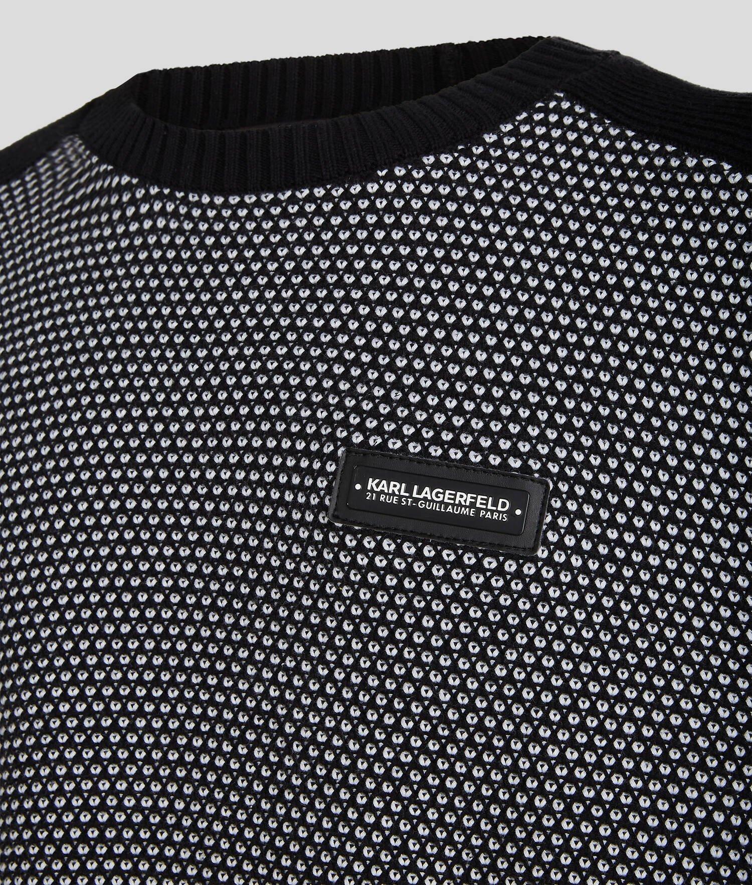 KNITTED VEST Product Image