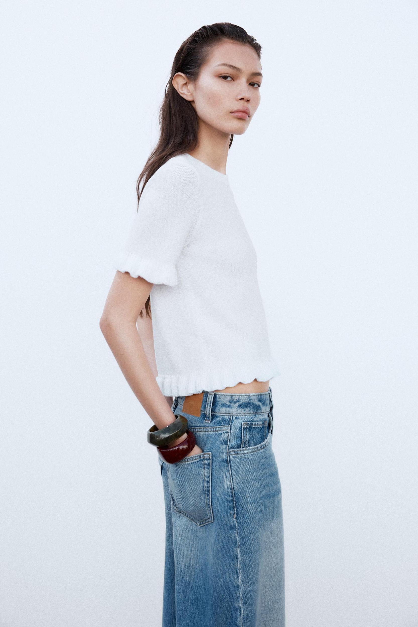 RUFFLED KNIT TOP Product Image