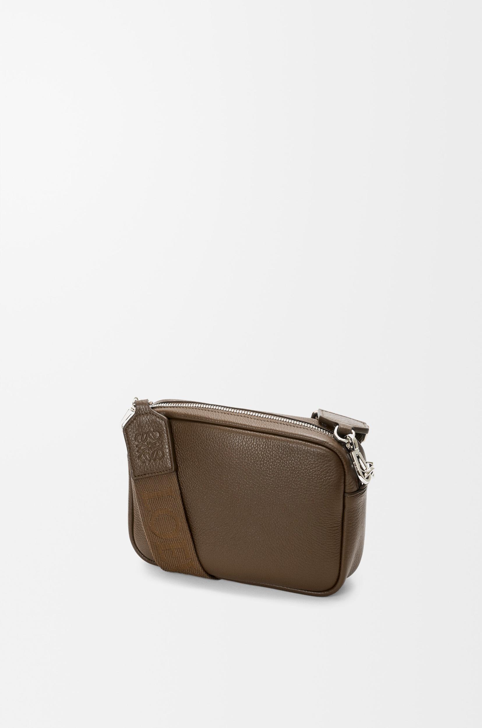 Small Pebble messenger bag in supple grained calfskin Product Image