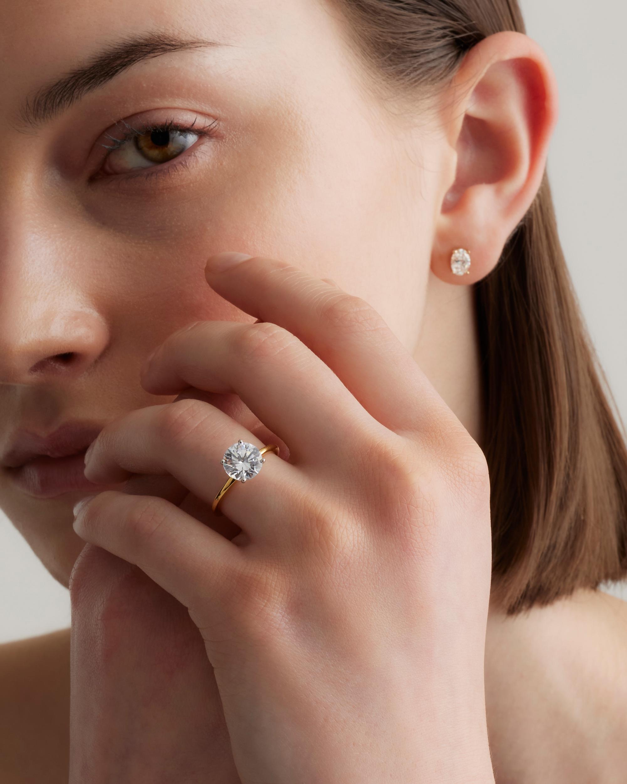 Quince | Women's Lab Grown Diamond Round Petite Classic Engagement Ring Product Image