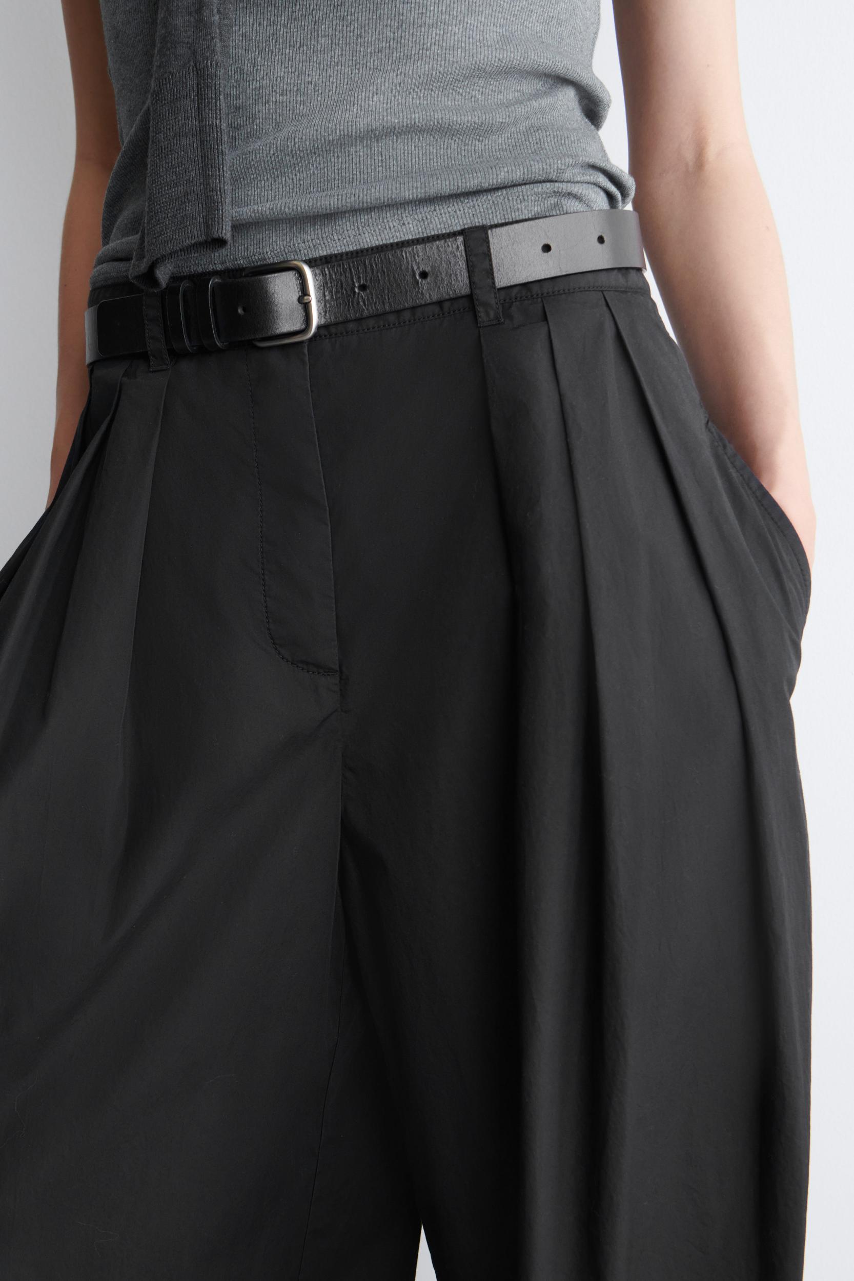 PLEATED COTTON WIDE-LEG PANTS Product Image