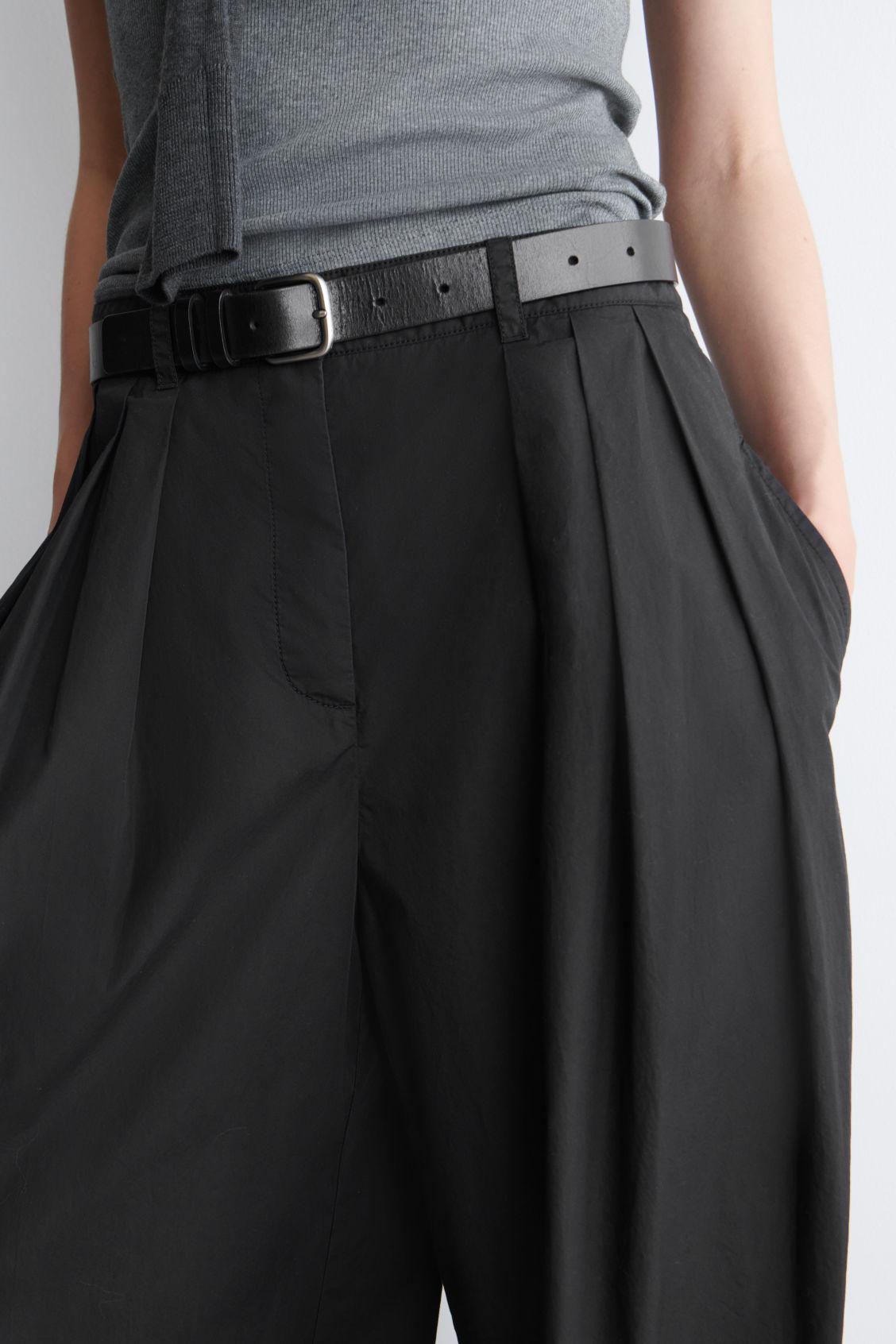 PLEATED COTTON WIDE-LEG PANTS Product Image