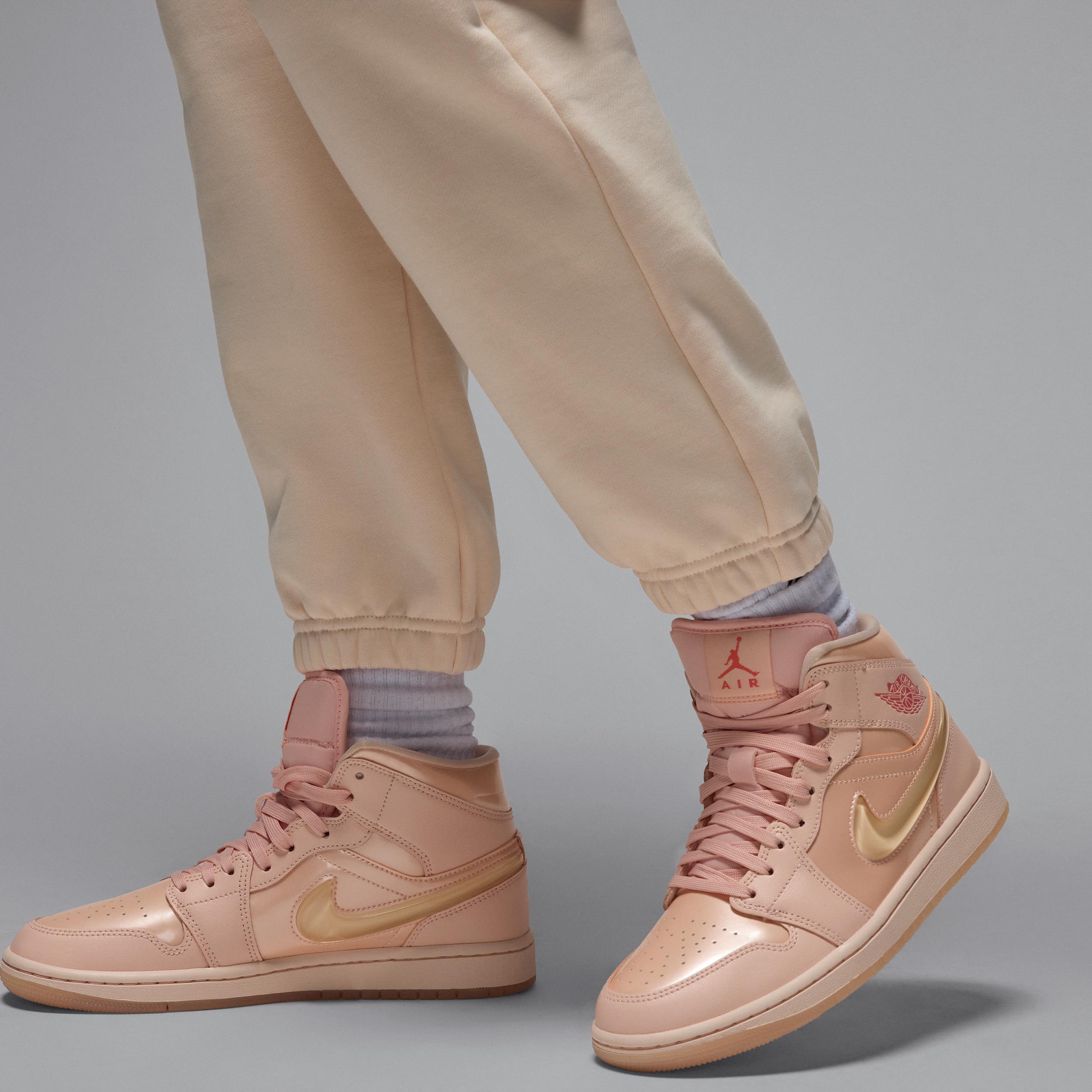 Women's Jordan Flight Fleece Pants Product Image