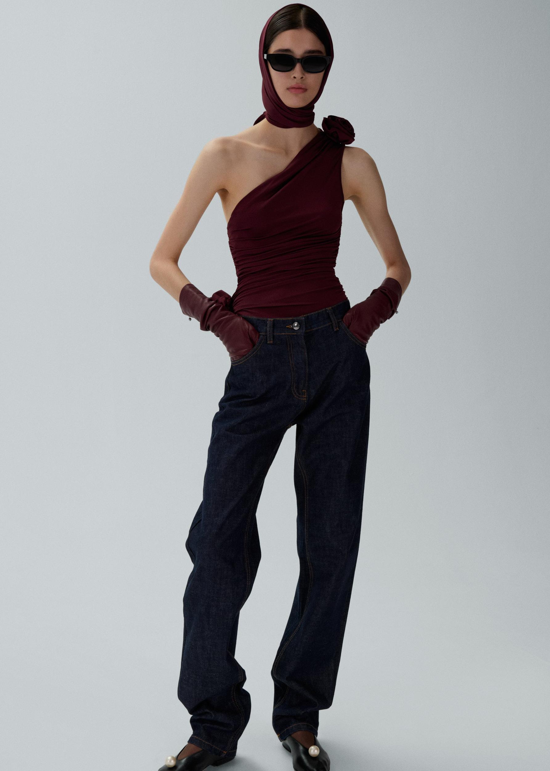 One-shoulder t-shirt in burgundy Product Image