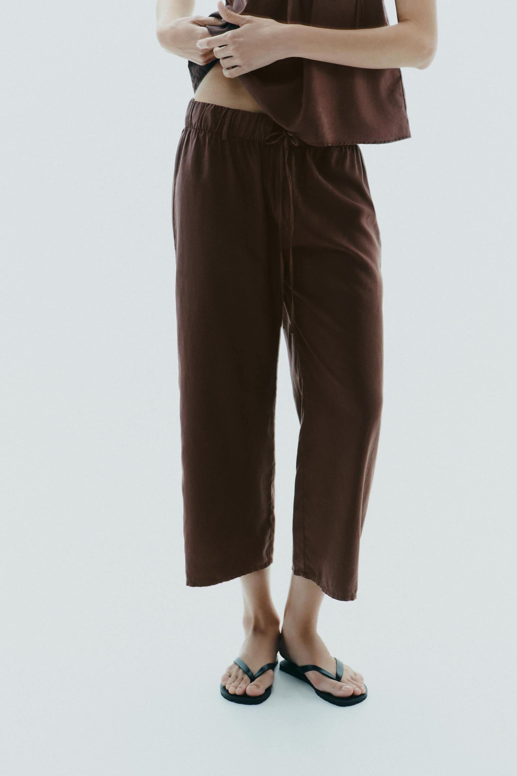 FLOWY CROP PANTS Product Image