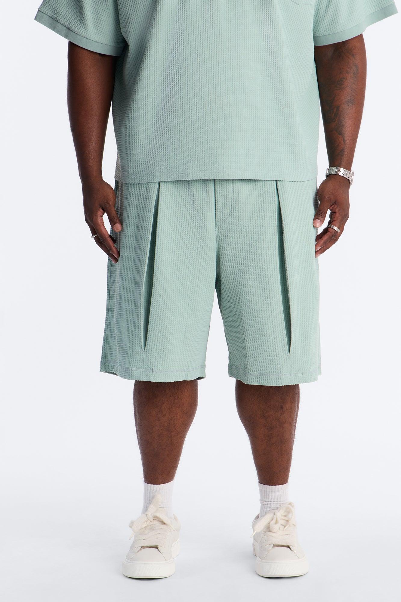 Relaxed Cedar Breeze Short - Mint Male Product Image