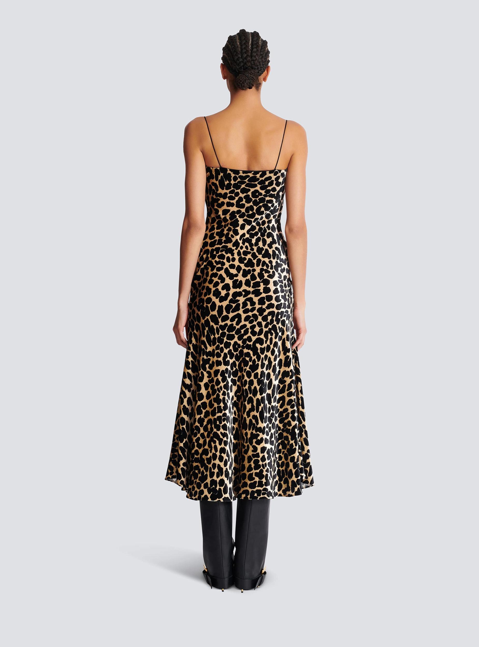 Flowing leopard print velvet dress Product Image