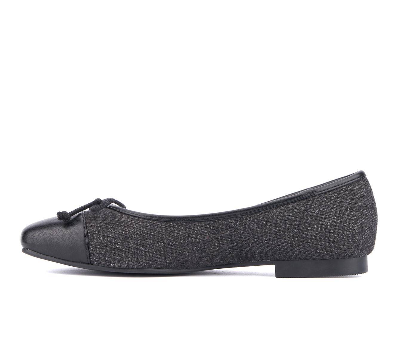 Women's New York and Company Patricia Flats Product Image