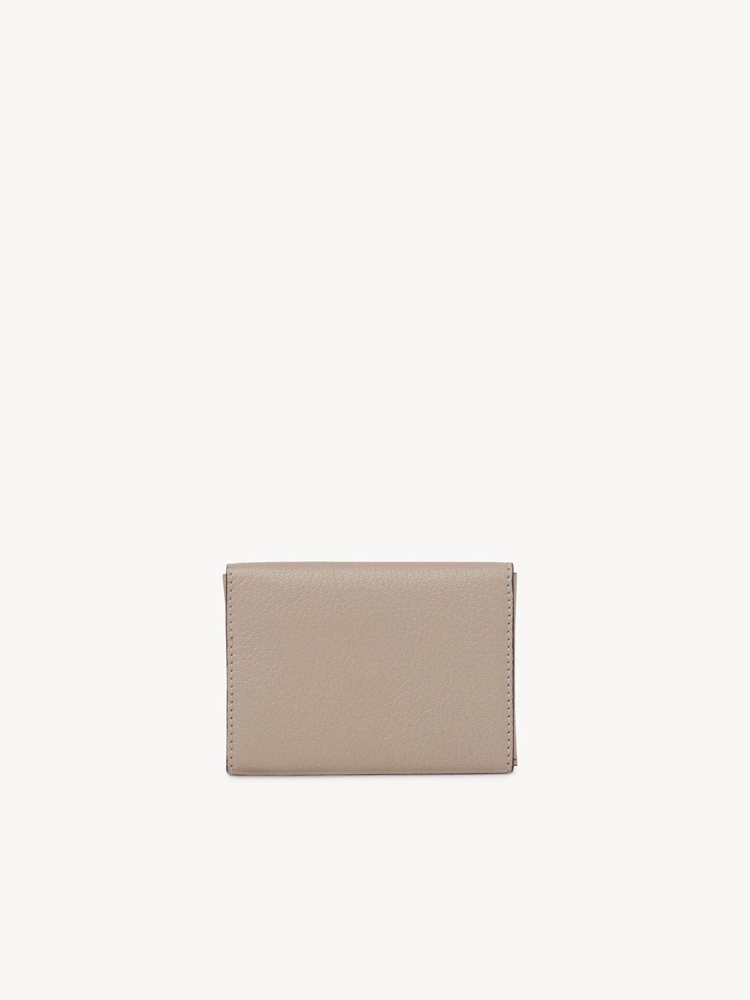 Envelope card holder in grained leather Product Image