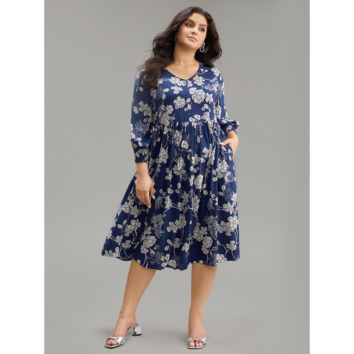Plus Size Supersoft Essentials Silhouette Floral Print Pocket Dress Navy Women Resort Gathered V-neck Elbow-length sleeve Curvy Midi Dress BloomChic 26/4X Product Image