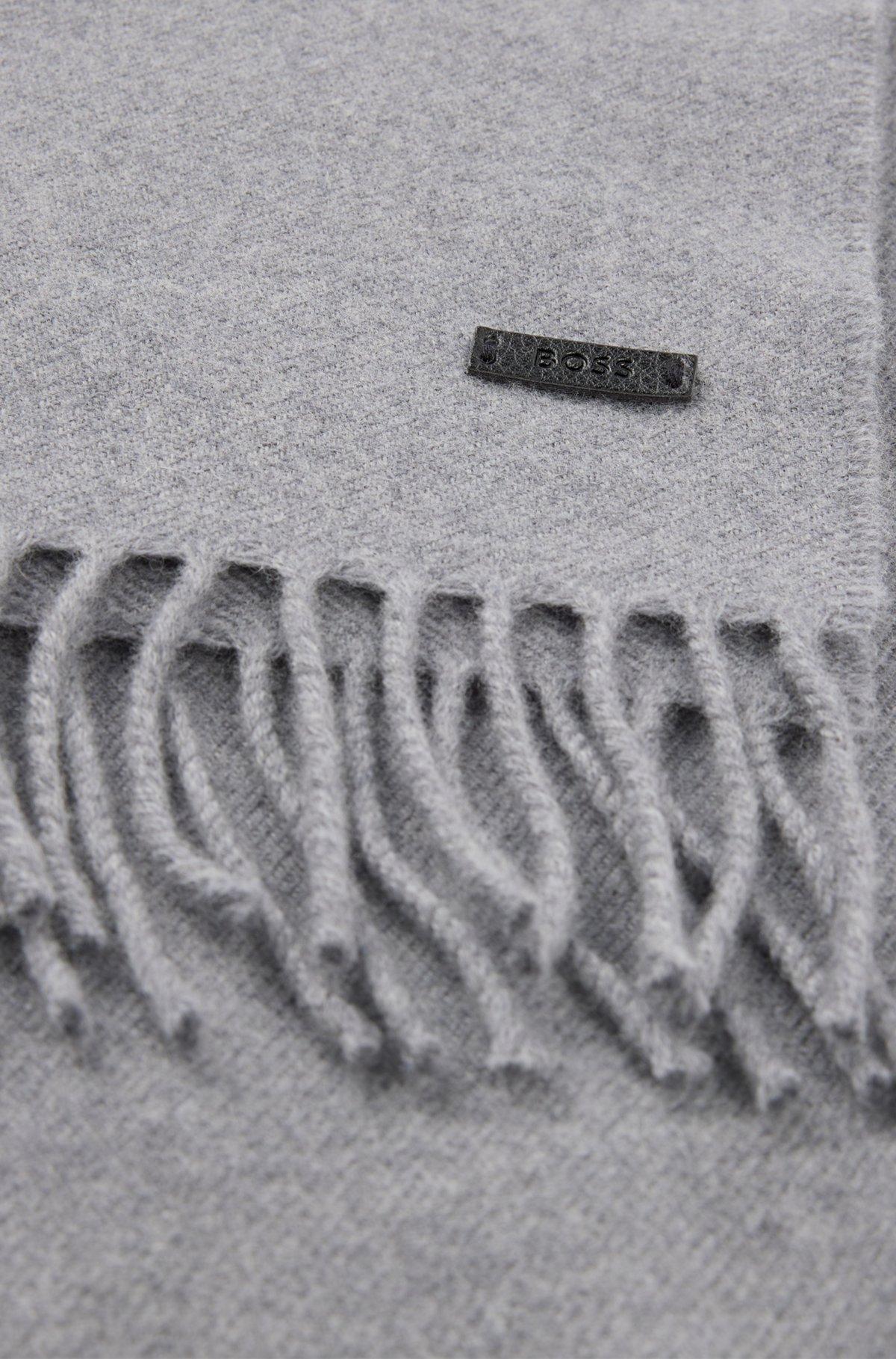 Italian-made scarf in wool with logo patch Product Image