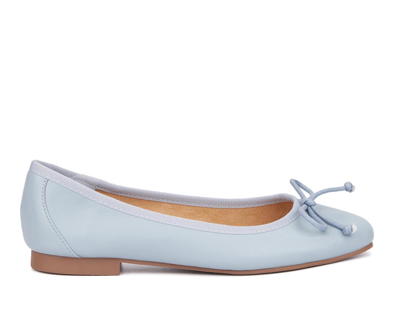 Women's New York and Company Paulina Flats Product Image