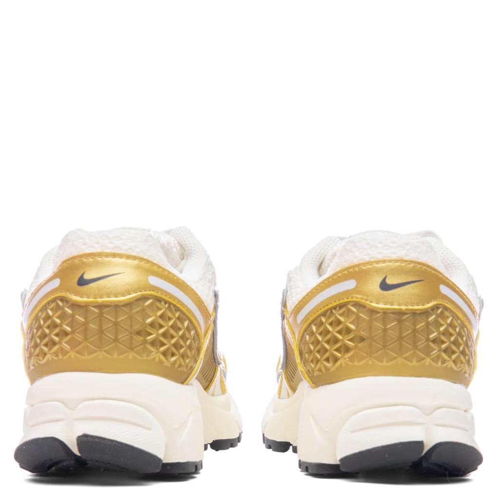 Women's Zoom Vomero 5 - Photon Dust/Metallic Gold/Gridiron Female Product Image