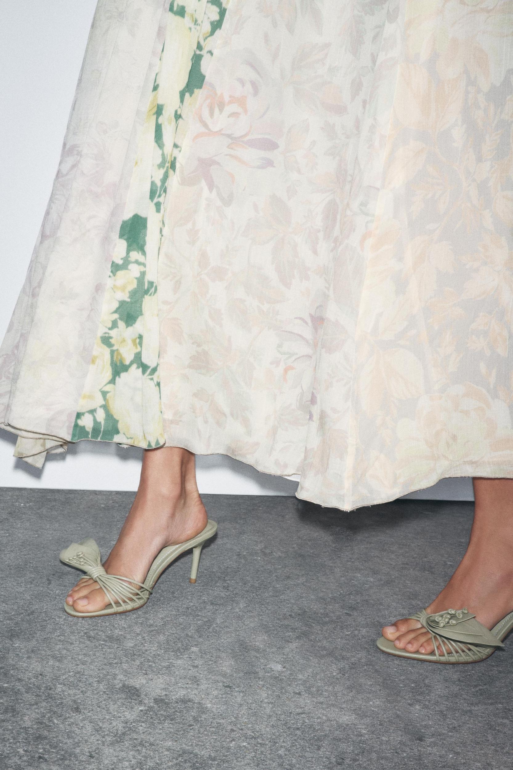 FLOWER SANDALS Product Image