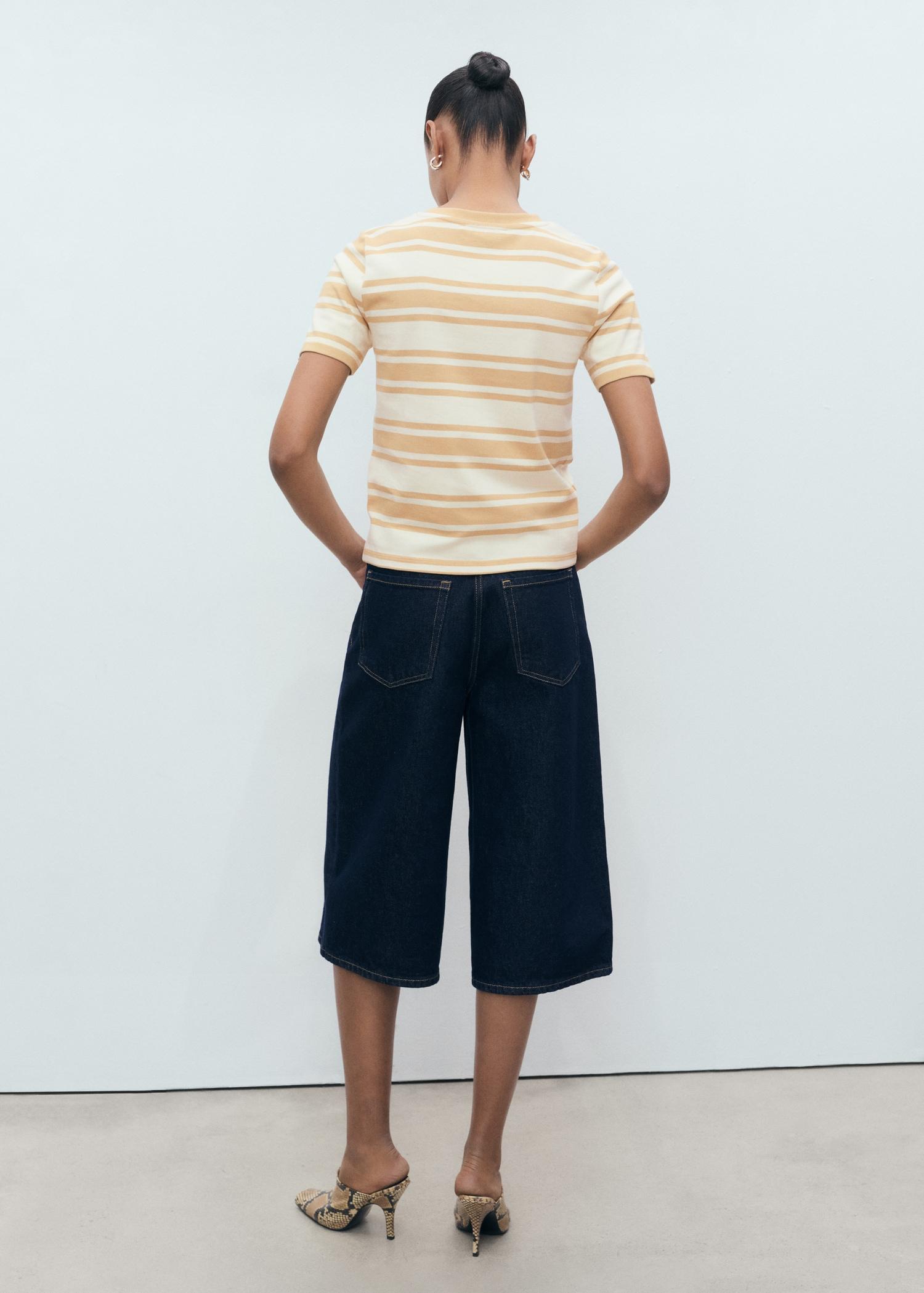 Contrasting collar cotton t-shirt - Women | MANGO USA Product Image