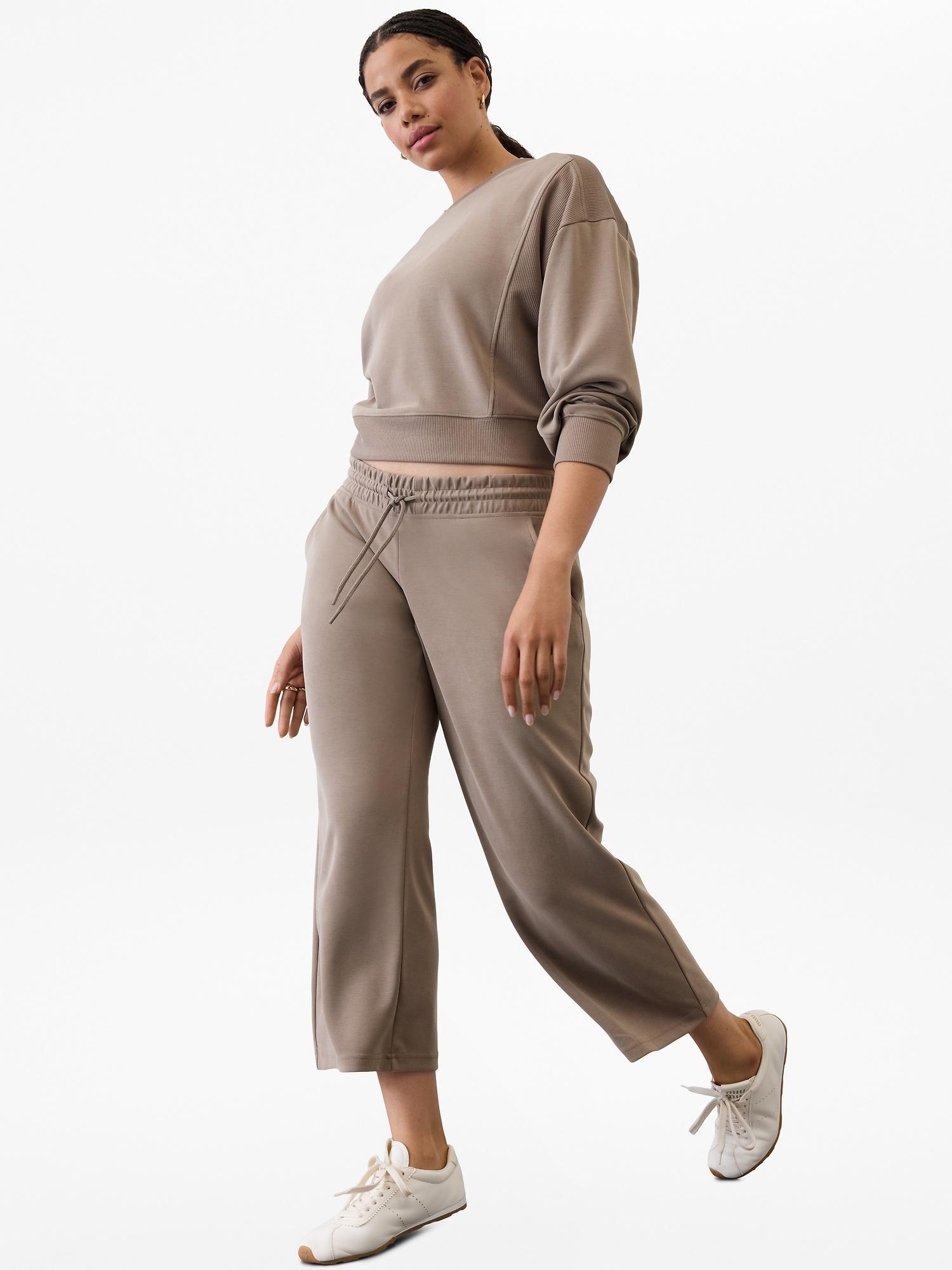 Seasoft Mid Rise Straight Crop Product Image