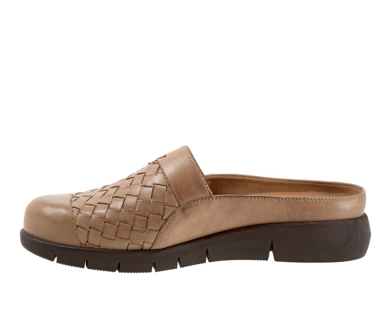 Women's Softwalk San Marcos II Clogs Product Image