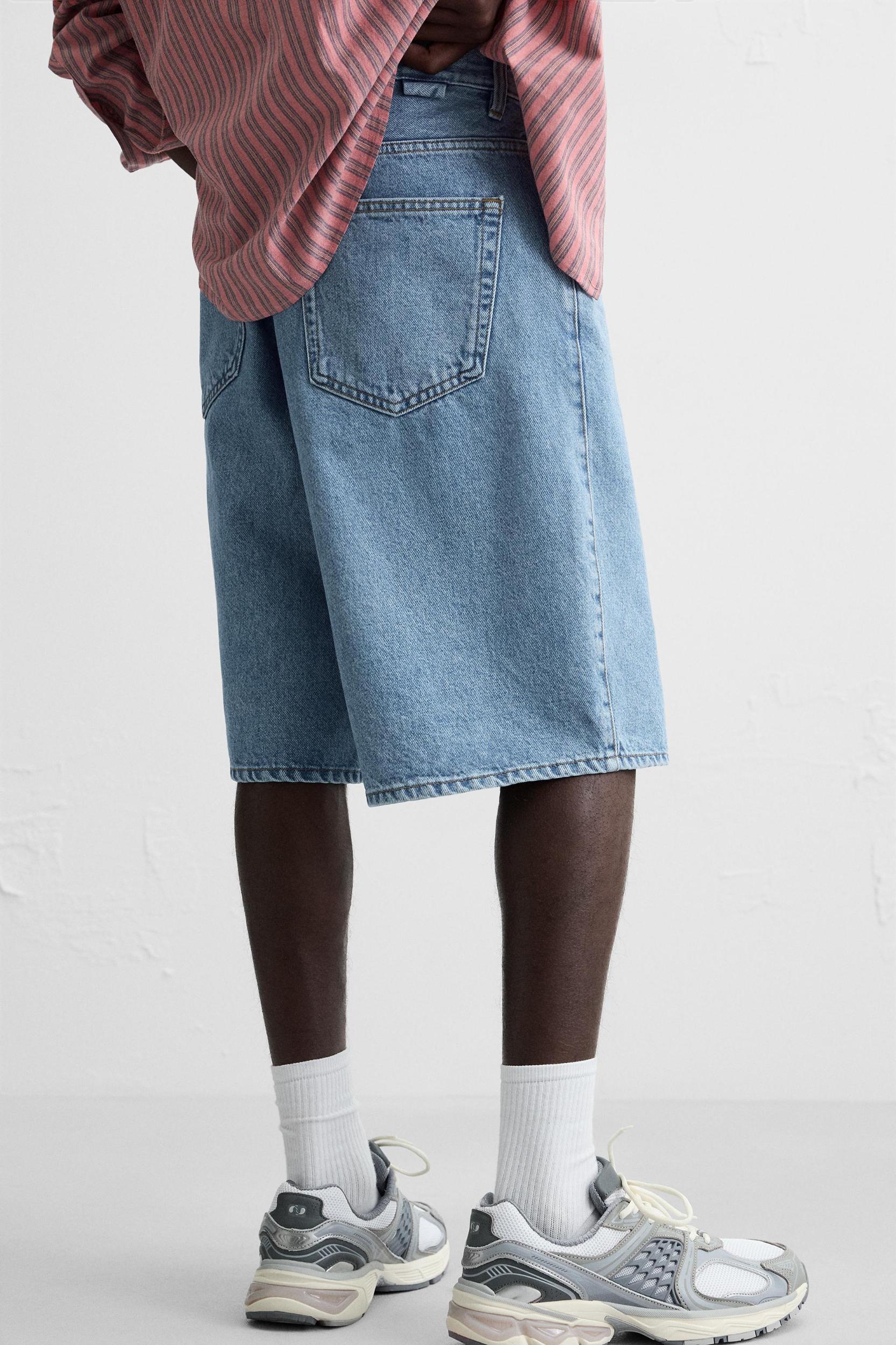 BAGGY FIT DENIM SHORTS Product Image