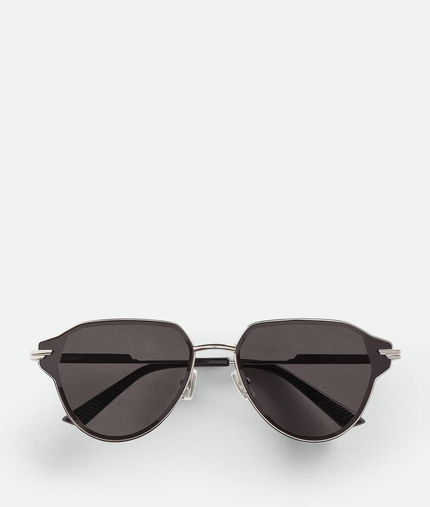 Glaze Metal Aviator Sunglasses in Silver / Grey Product Image