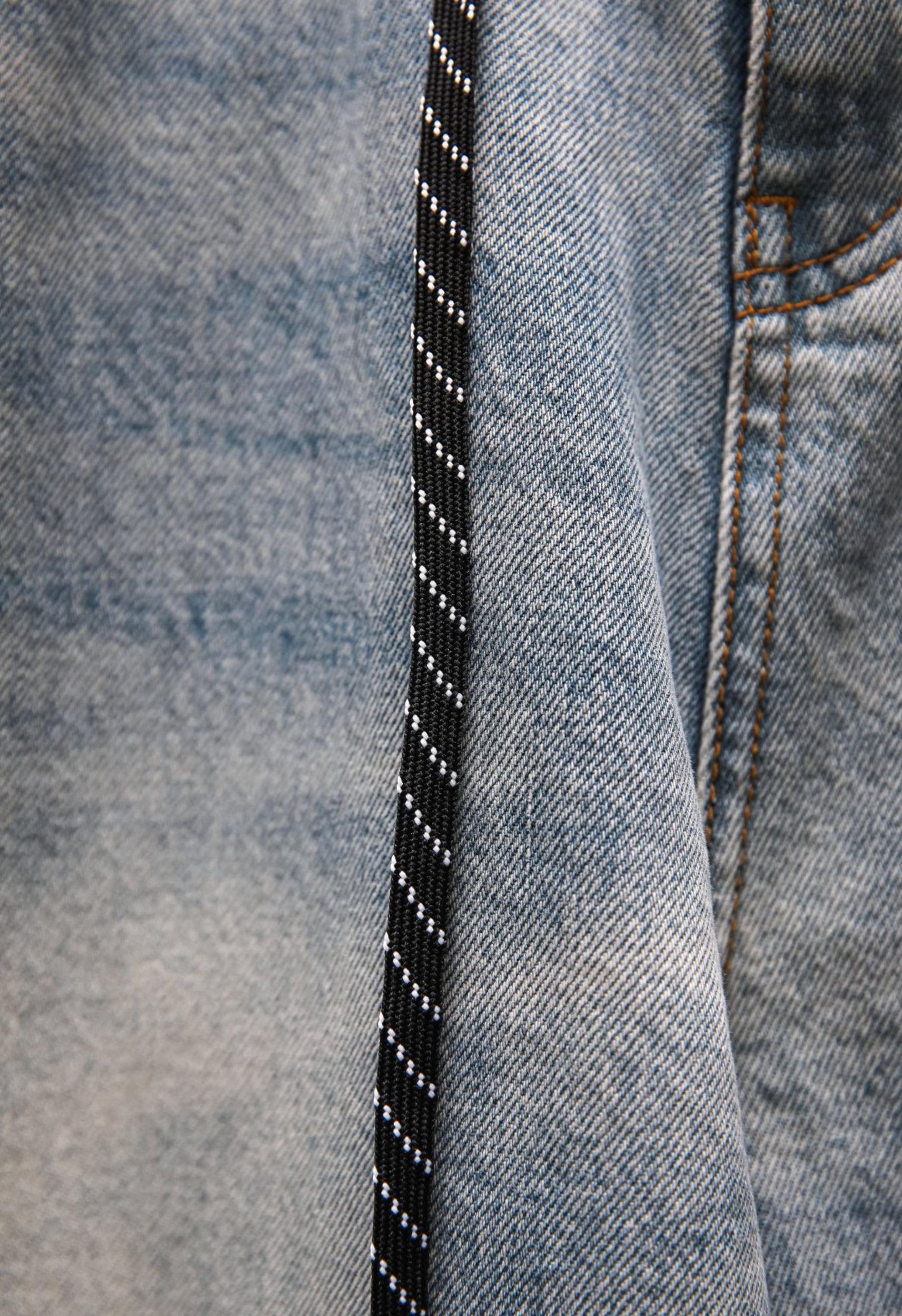 Harper Distressed Denim Product Image