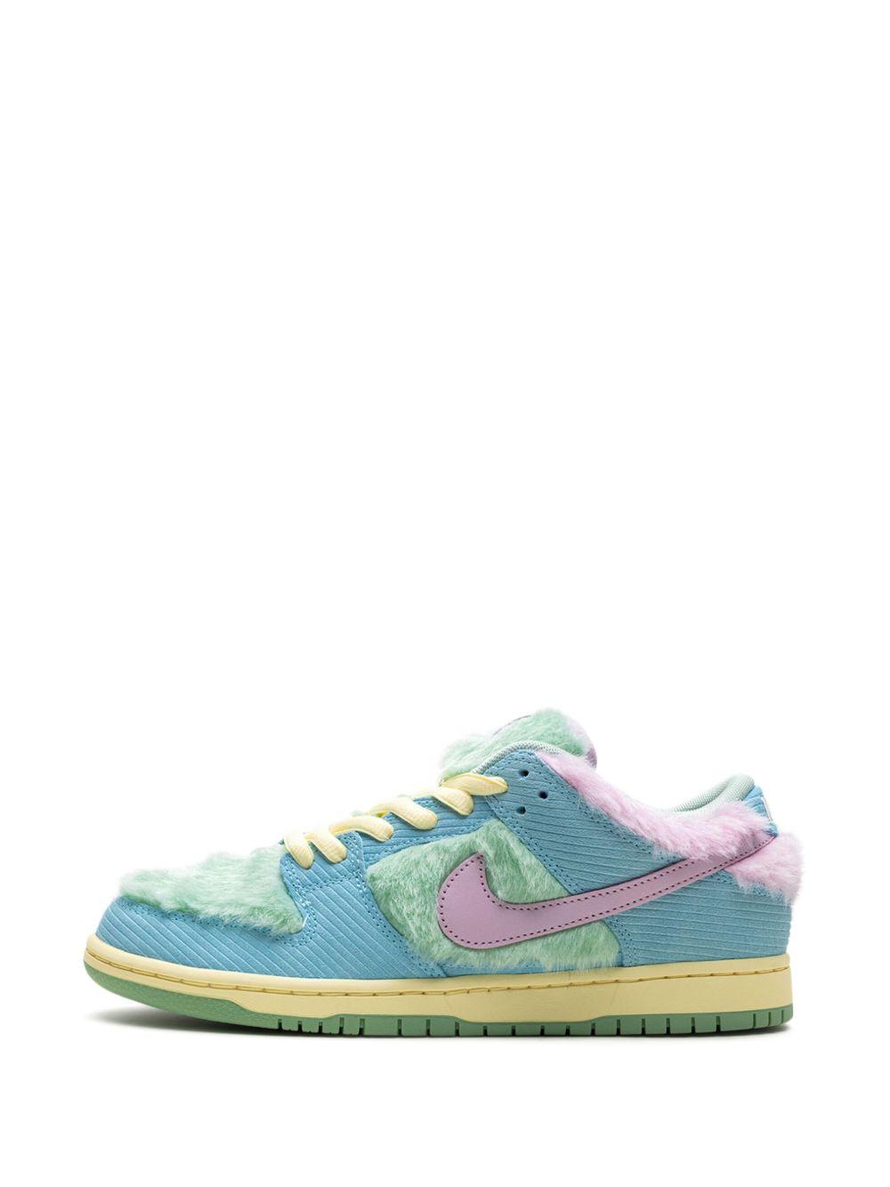 SB Dunk Low "Verdy Visty" sneakers Product Image