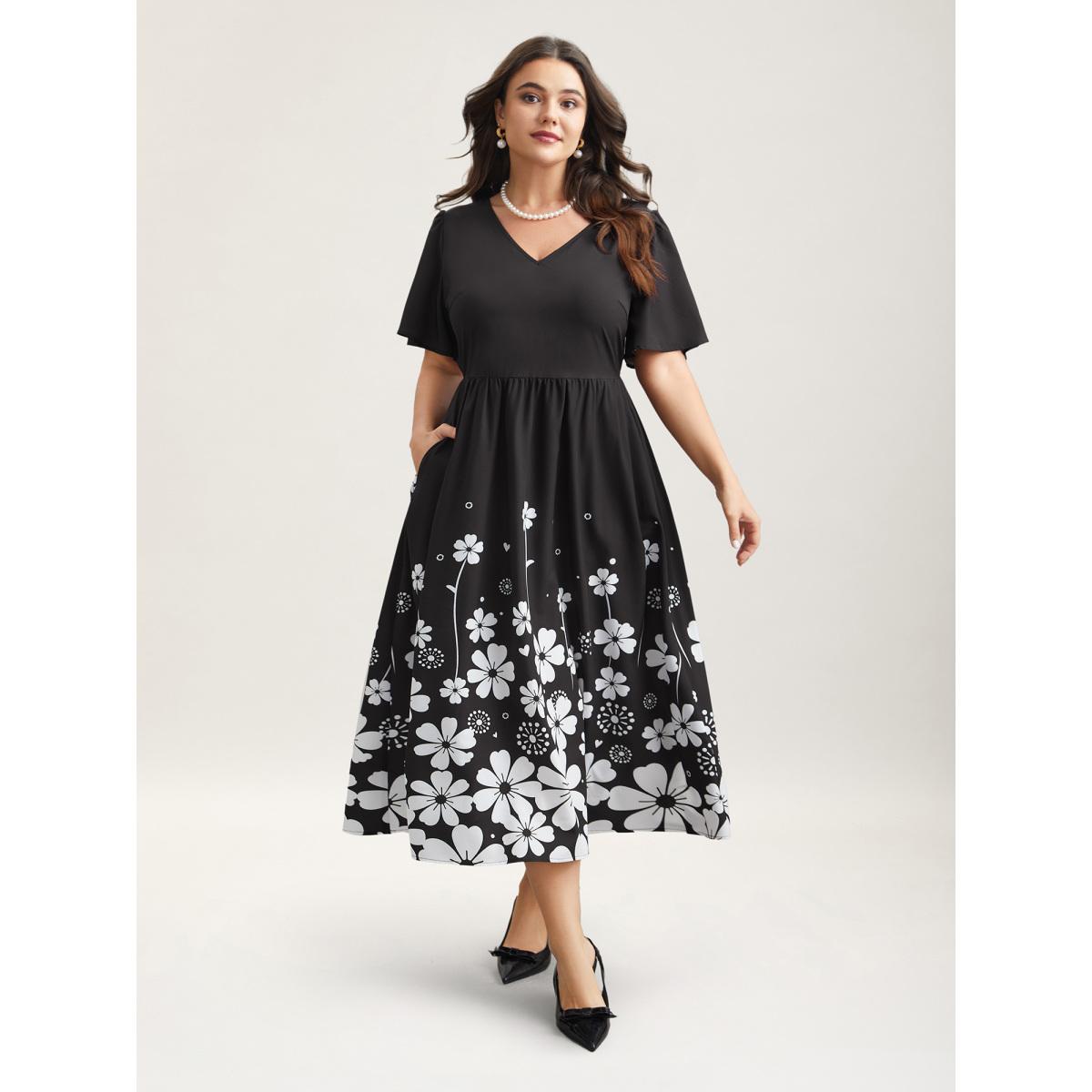 Plus Size V-Neck Floral Print Flared Sleeve Dress Black Women Romantic Gathered V-neck Short sleeve Curvy BloomChic 30/6X Product Image