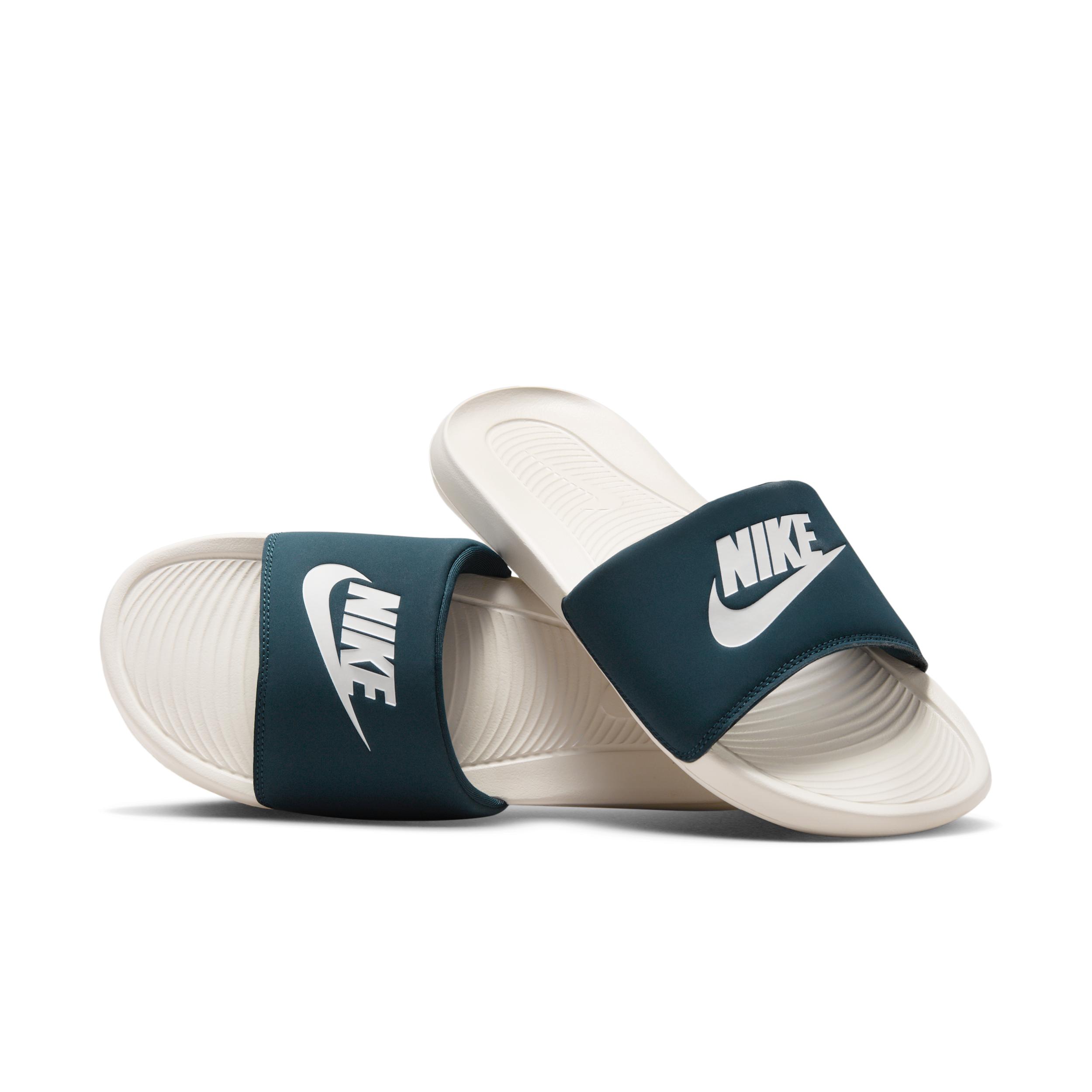 Nike Men's Victori One Slides Product Image