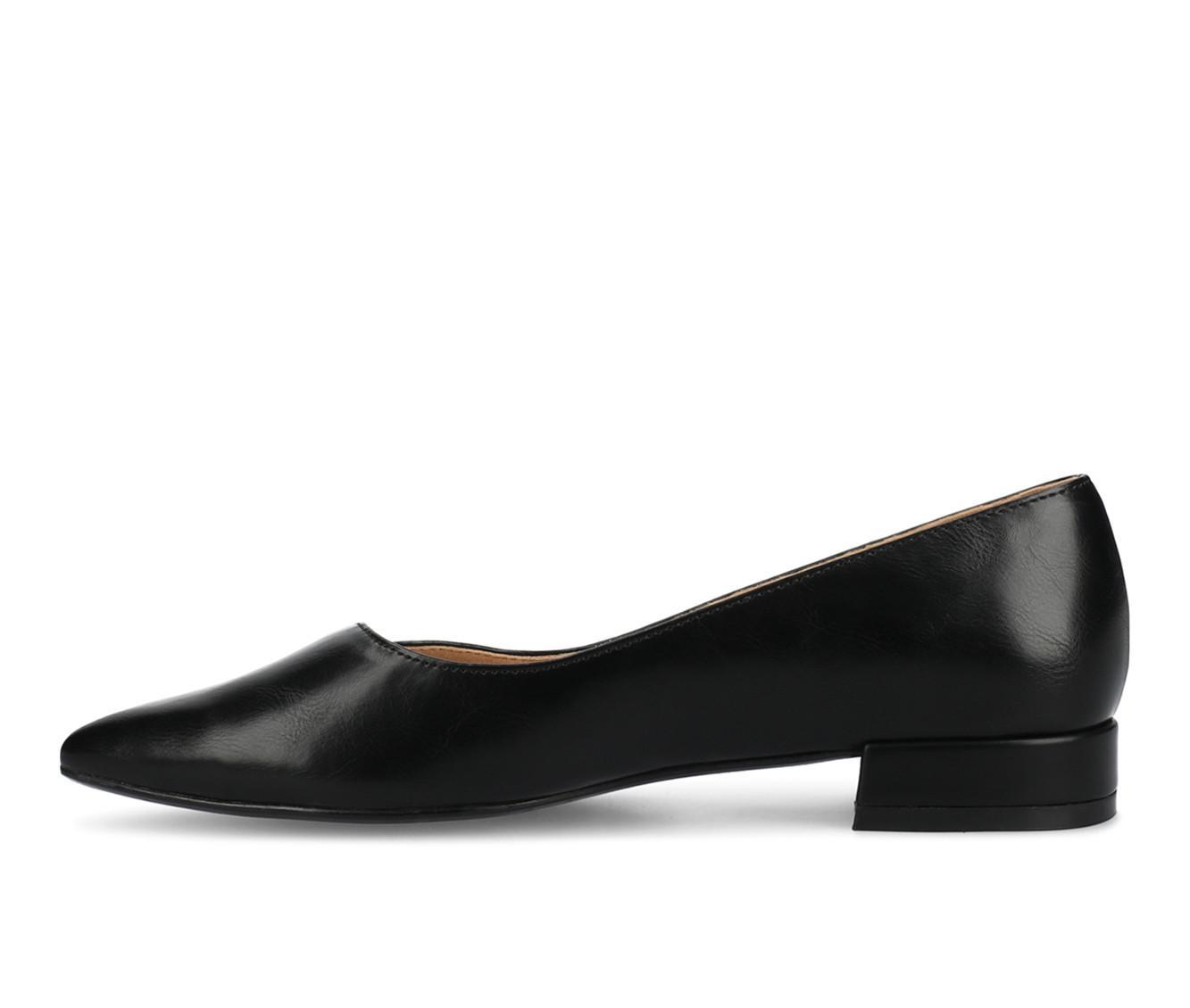 Women's Journee Collection Carmin Flats Product Image