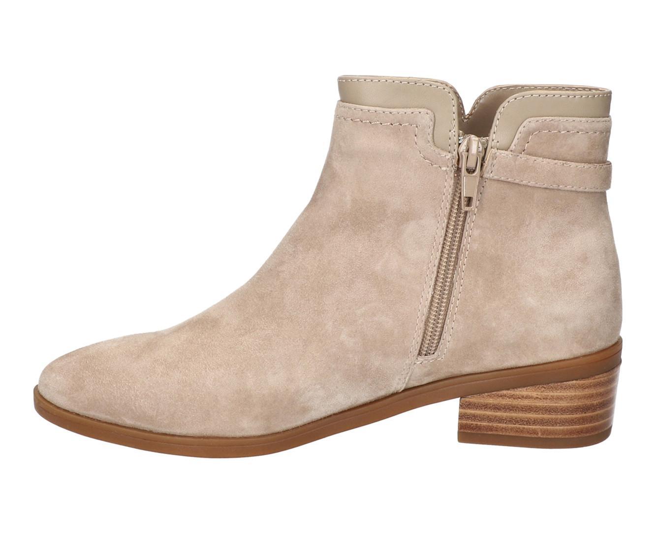 Women's Bella Vita Beatrice Booties Product Image